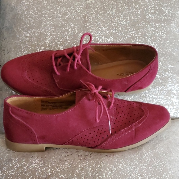 Burgundy faux suede oxfords, size 10 - Picture 3 of 6